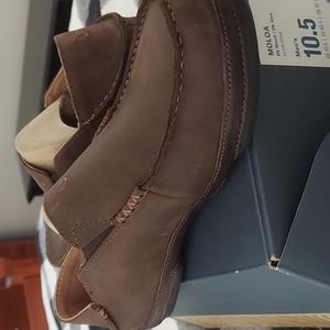 Olukai Moloa NIB Size 10.5 Dark Wood